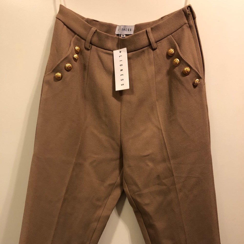 BNWT. Lioness pants